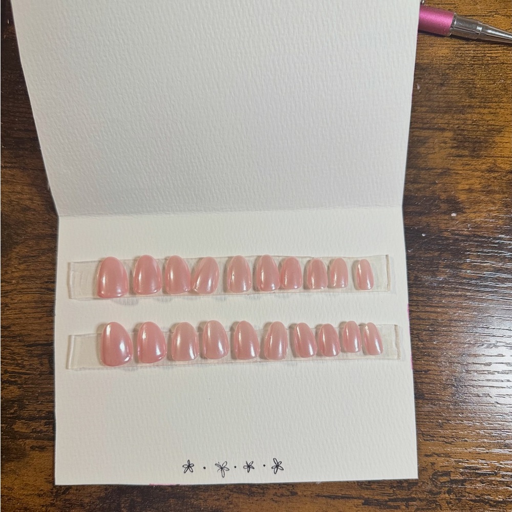 Pink Press-On Nails Set